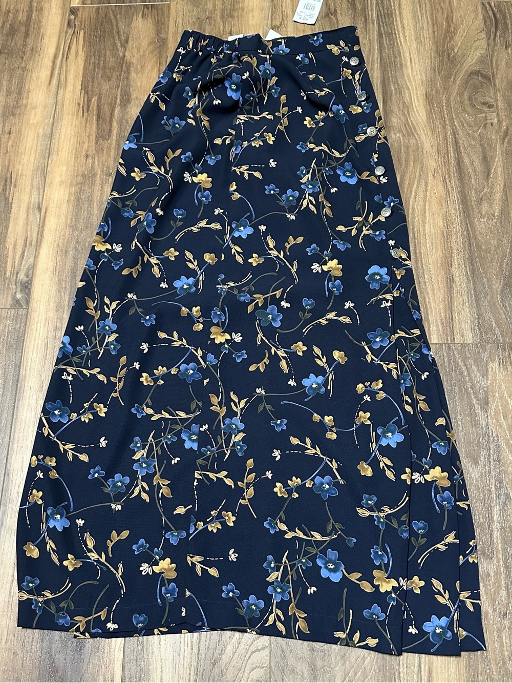 New With Tags Vintage On The Verge Maxi Skirt Navy Floral 8 Slit USA